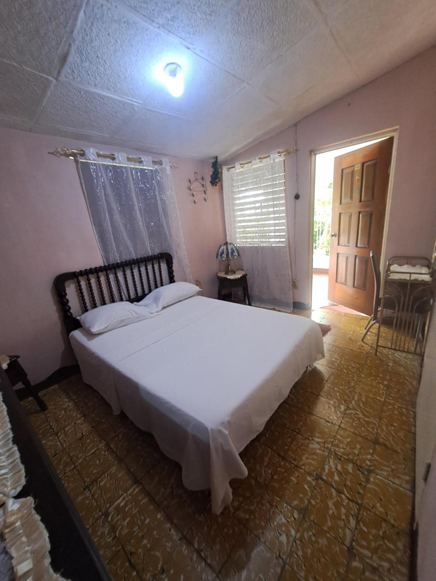 Kingston Airport Bed And Breakfast Luaran gambar