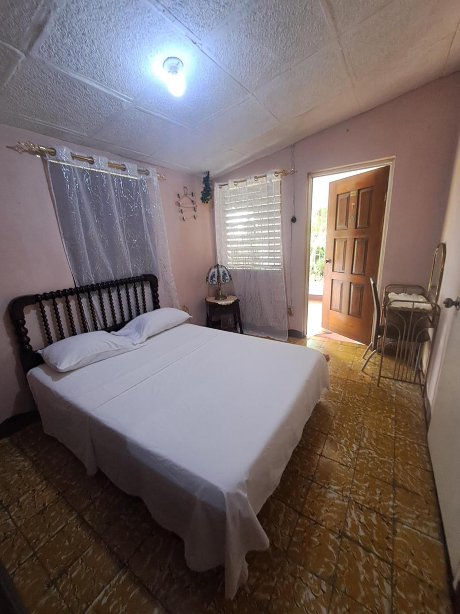 Kingston Airport Bed And Breakfast Luaran gambar
